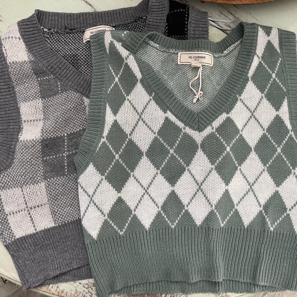 No Comment Women's Argyle V-Neck Sweater Vest - Green and Gray